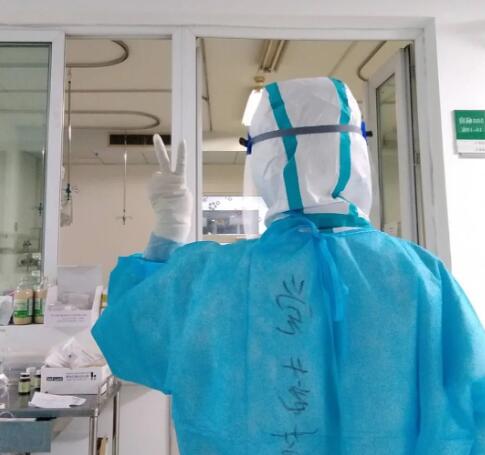 ����ǰ��ױ���� ��Ϊ���ء��󡱡����¾���������������������ͬ��