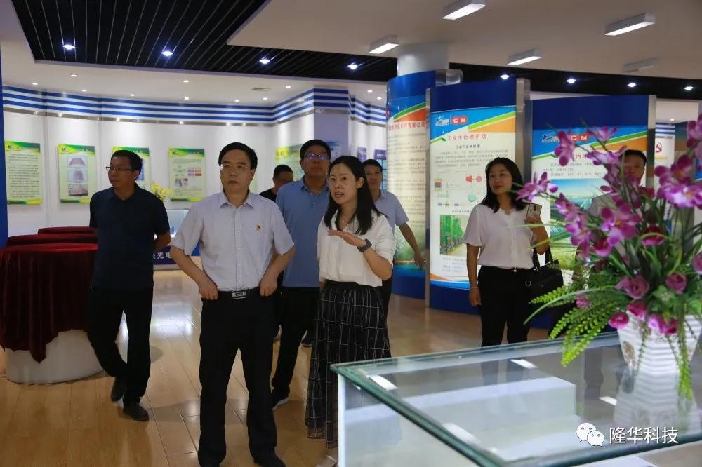 �������ܹ��᳣����ϯ��������һ�и�����CA88��˾�����쵼����