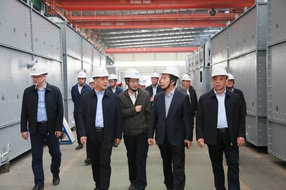 ��ʯ�����������ݣ��������޹�˾��ί����ܳ�ƽһ��ר�ҵ���˾�����쵼