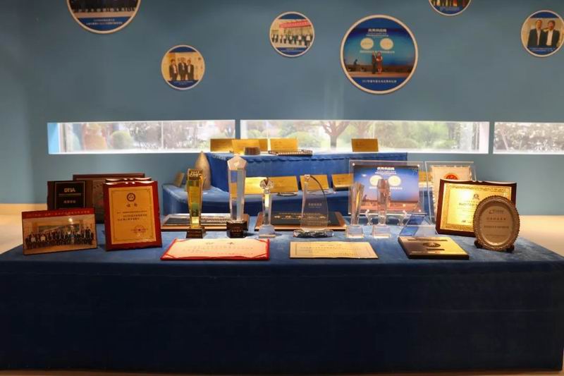 �Ƽ������ٻ�ͻ�ƣ��ķ���ӻ����������ʡ���̼�����������